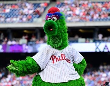 the Phillie Phanatic dancing