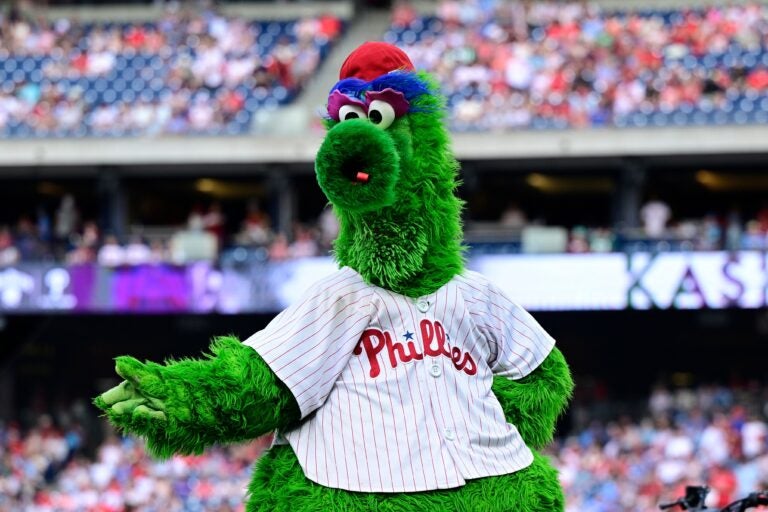 the Phillie Phanatic dancing