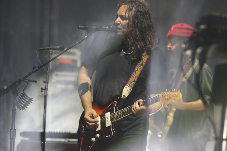 guitarist for The War On Drugs plays