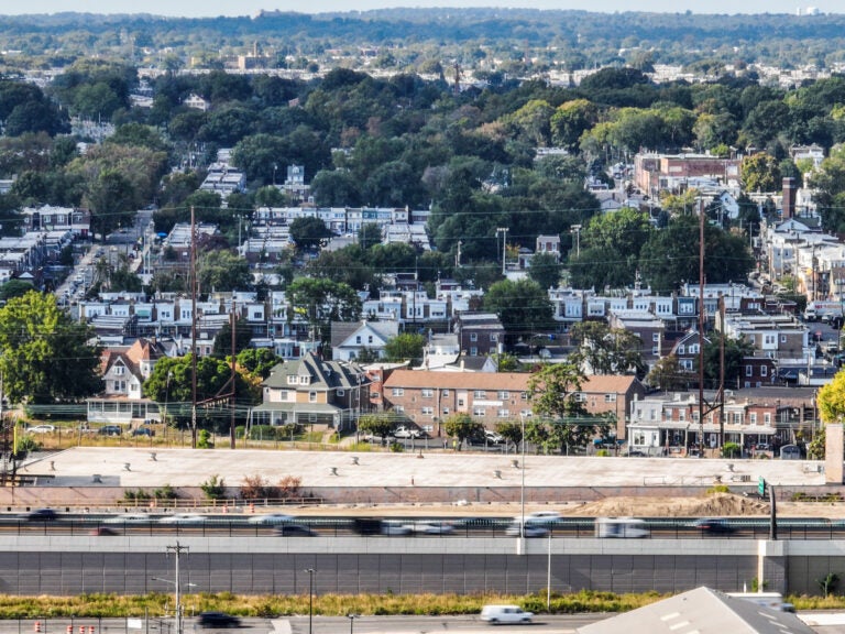 Homes adjacent to Interstate 95