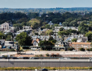 Homes adjacent to Interstate 95