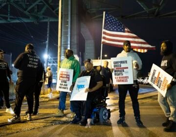 dock workers on strike