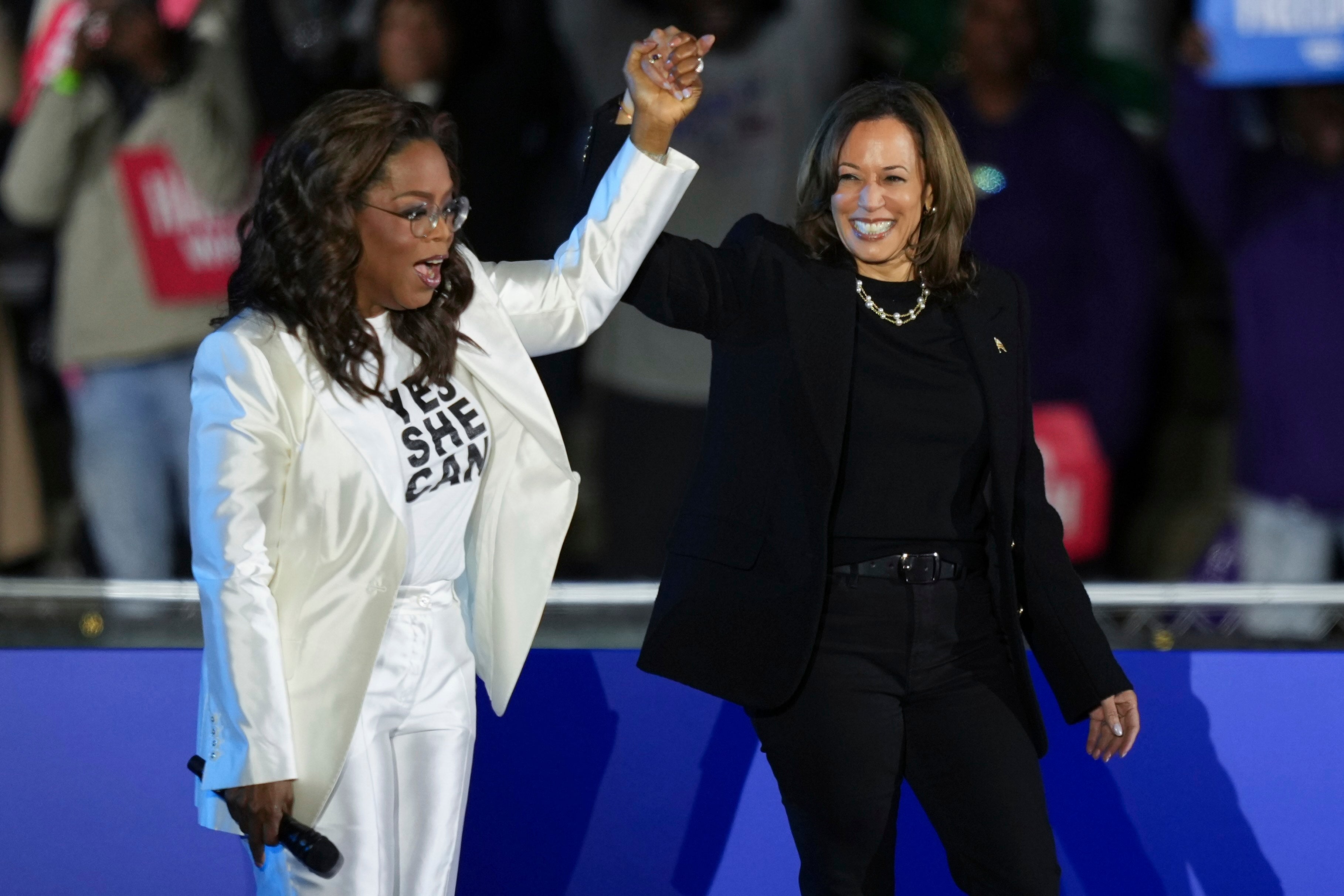 Kamala Harris makes final pitch for White House in Philly to 30,000 on Rocky steps