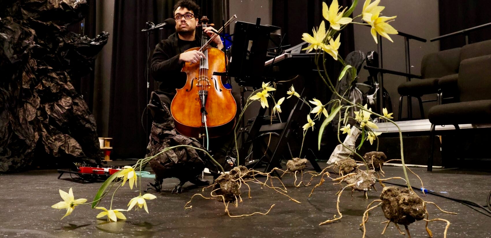 Daniel de Jesus with a cello