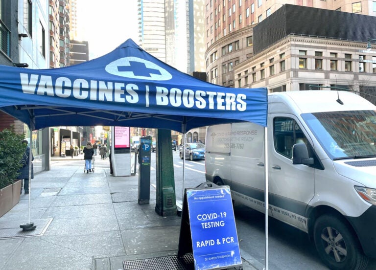 A mobile medical station in New York City makes it convenient to get an updated COVID-19 vaccine. In the U.S., only 1 in 5 eligible individuals has rolled up their sleeve for this latest vaccine version. (Deb Cohn-Orbach/UCG//Universal Images Group Editorial via Getty Images)