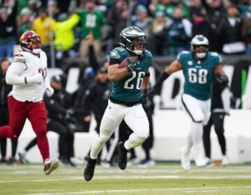 Philadelphia Eagles running back Saquon Barkley (26)