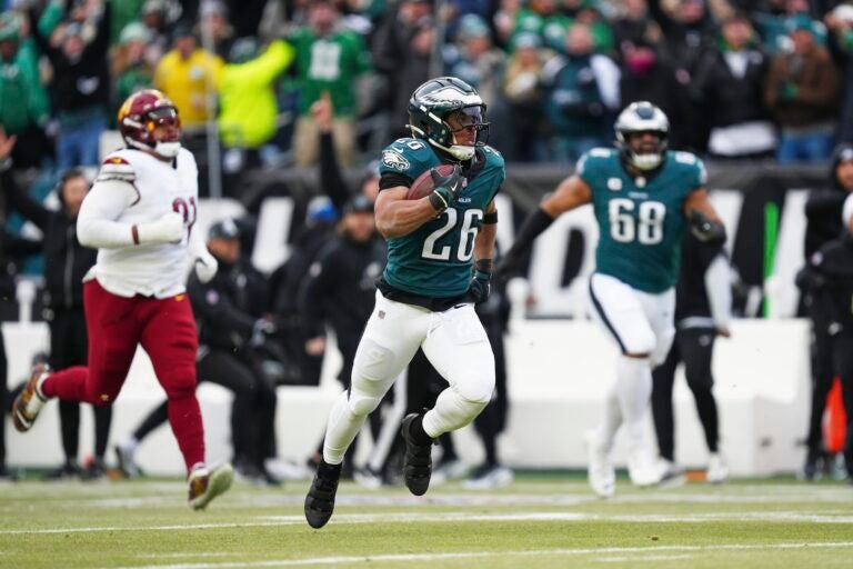 Philadelphia Eagles running back Saquon Barkley (26)