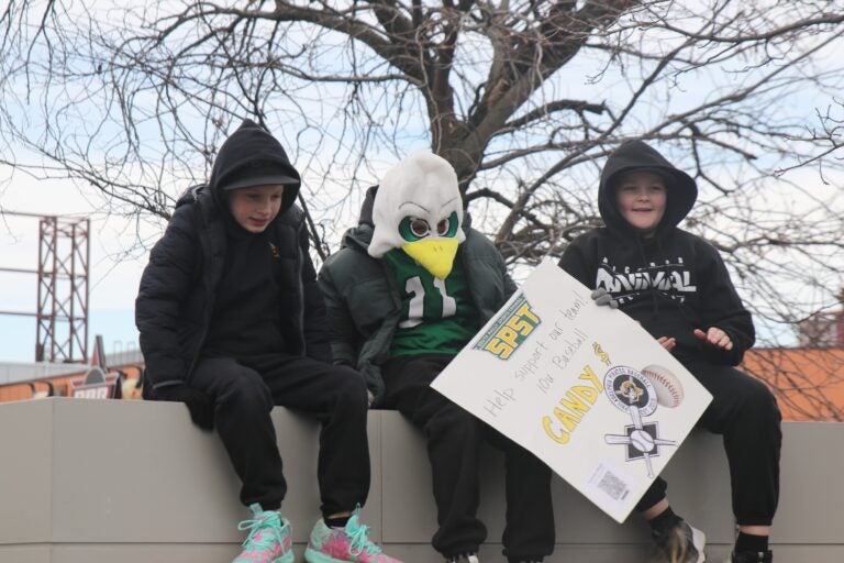 three child Eagles fans