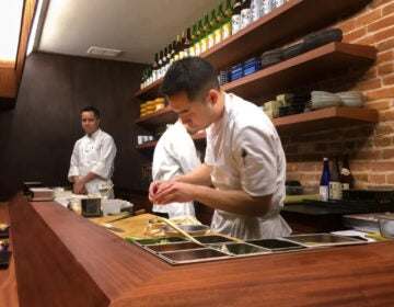 Jesse Ito making sushi