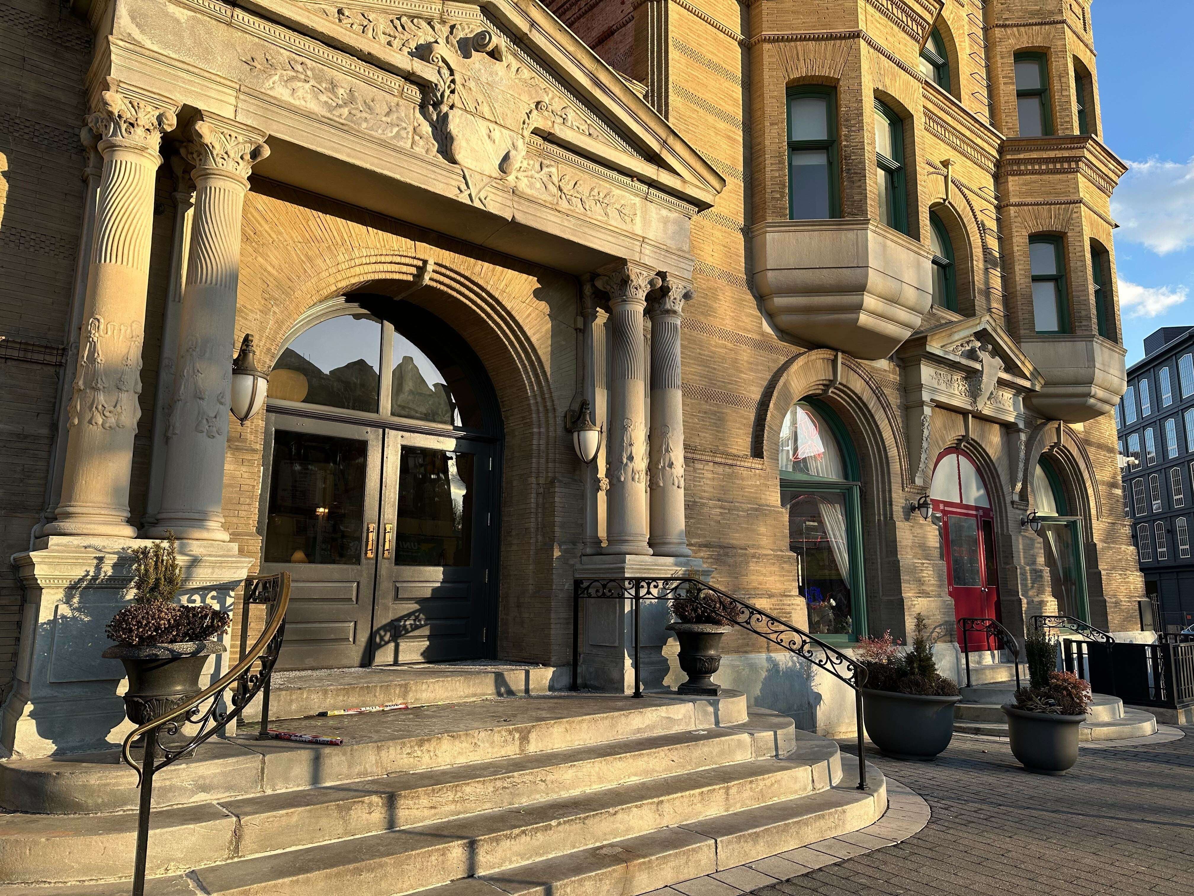 Divine Lorraine seen from outside