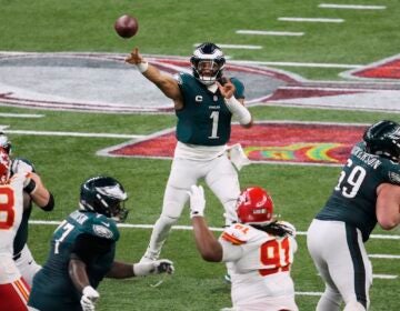 Jalen Hurts throwing the ball during the game