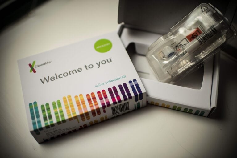 23andMe saliva collection kit