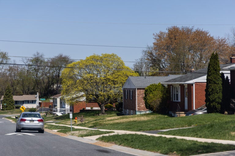 Homes in New Castle, Delaware. (Kimberly Paynter/WHYY) homes on a street