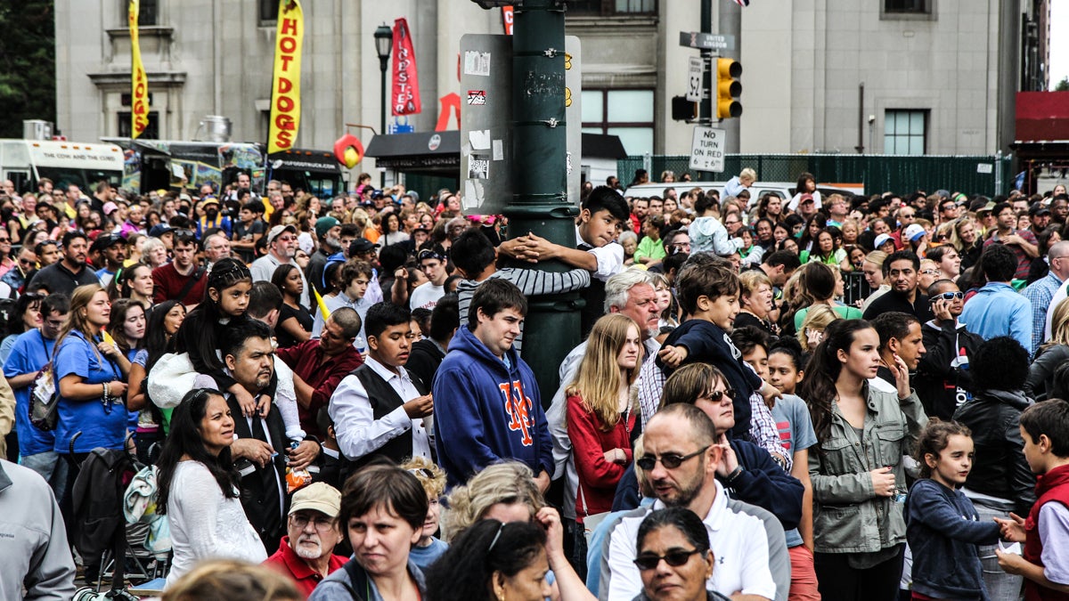 pope-francis-philadelphia-visit-2015-18 a crowd at Logan Square