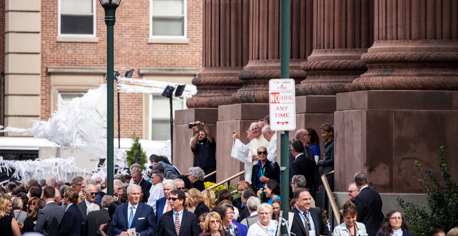 pope-francis-philadelphia-visit-2015-2 Invited guests leave the Basilica of Saint Peter and Paul