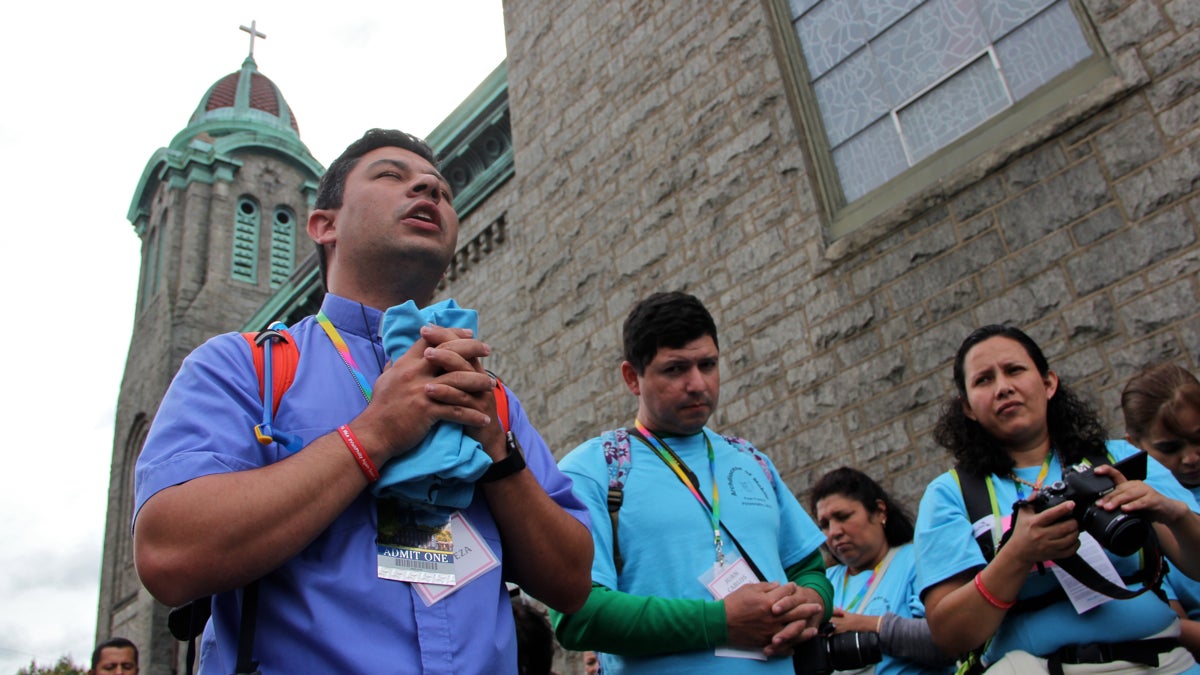 alabaman Padre Lino Oropeza says a prayer