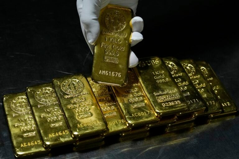 1 Kg gold bars of 999.9 purity