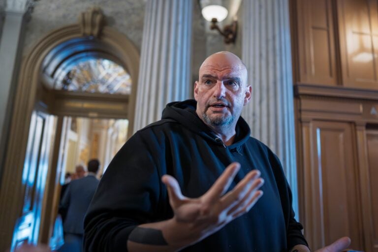 john-fetterman-2025-03-13 John Fetterman talks to reporters