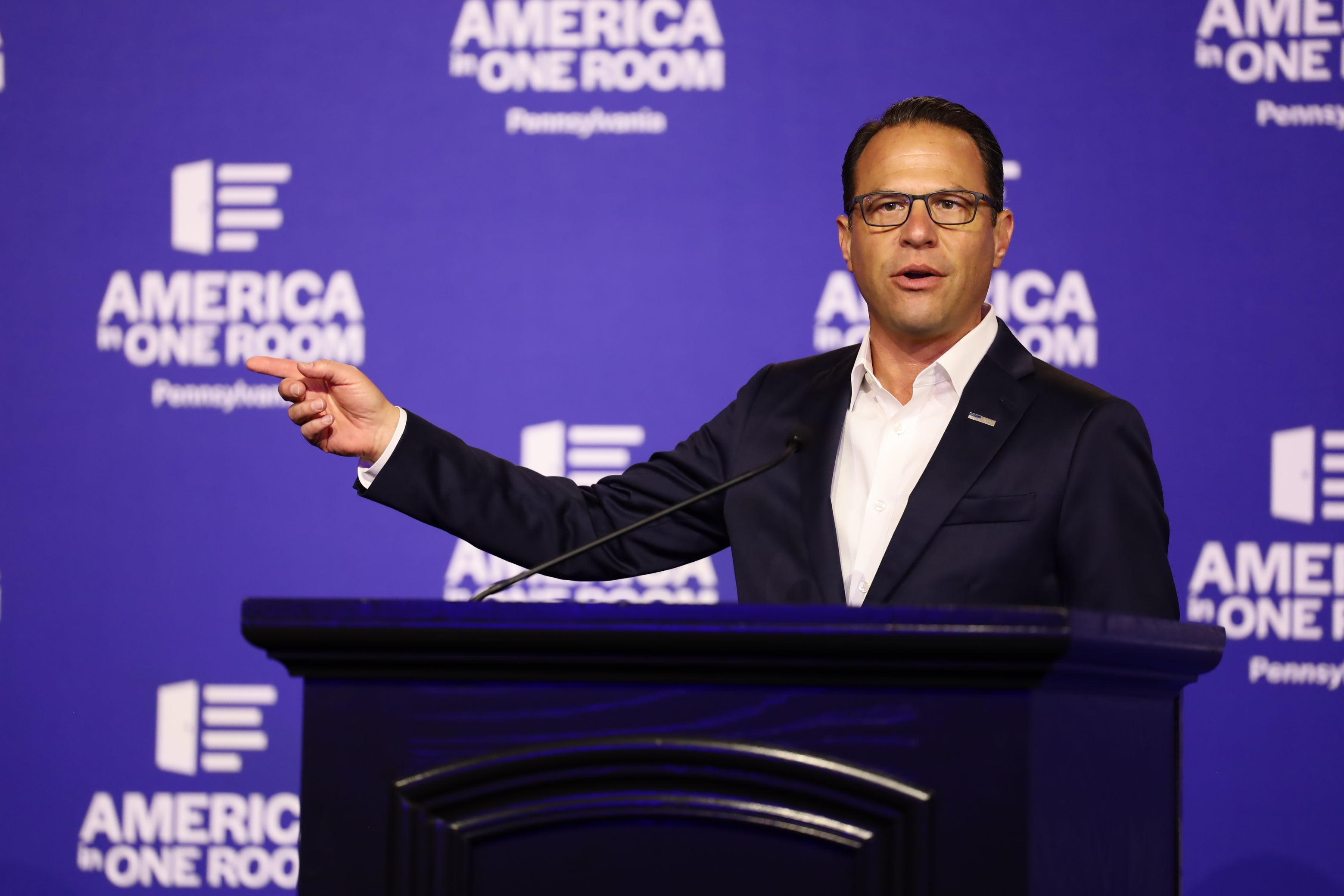 Gov. Shapiro visits Philly for America in One Room experiment - WHYY