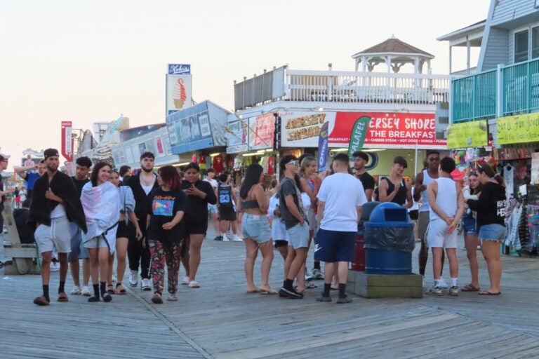 jersey-shore-2023-06-02 Crowds of people gather on the Seaside Heights New Jersey boardwalk