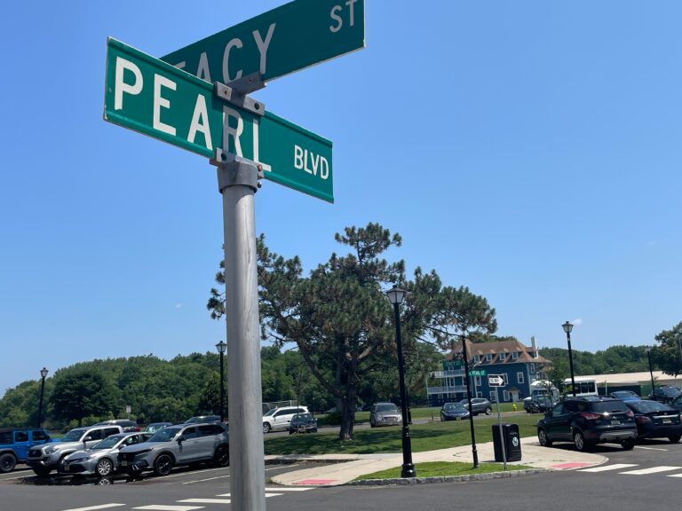 pearl-stacy-sign-burlington-city-kb-062325 Stacy Street at East Pearl Boulevard in Burlington, N.J.