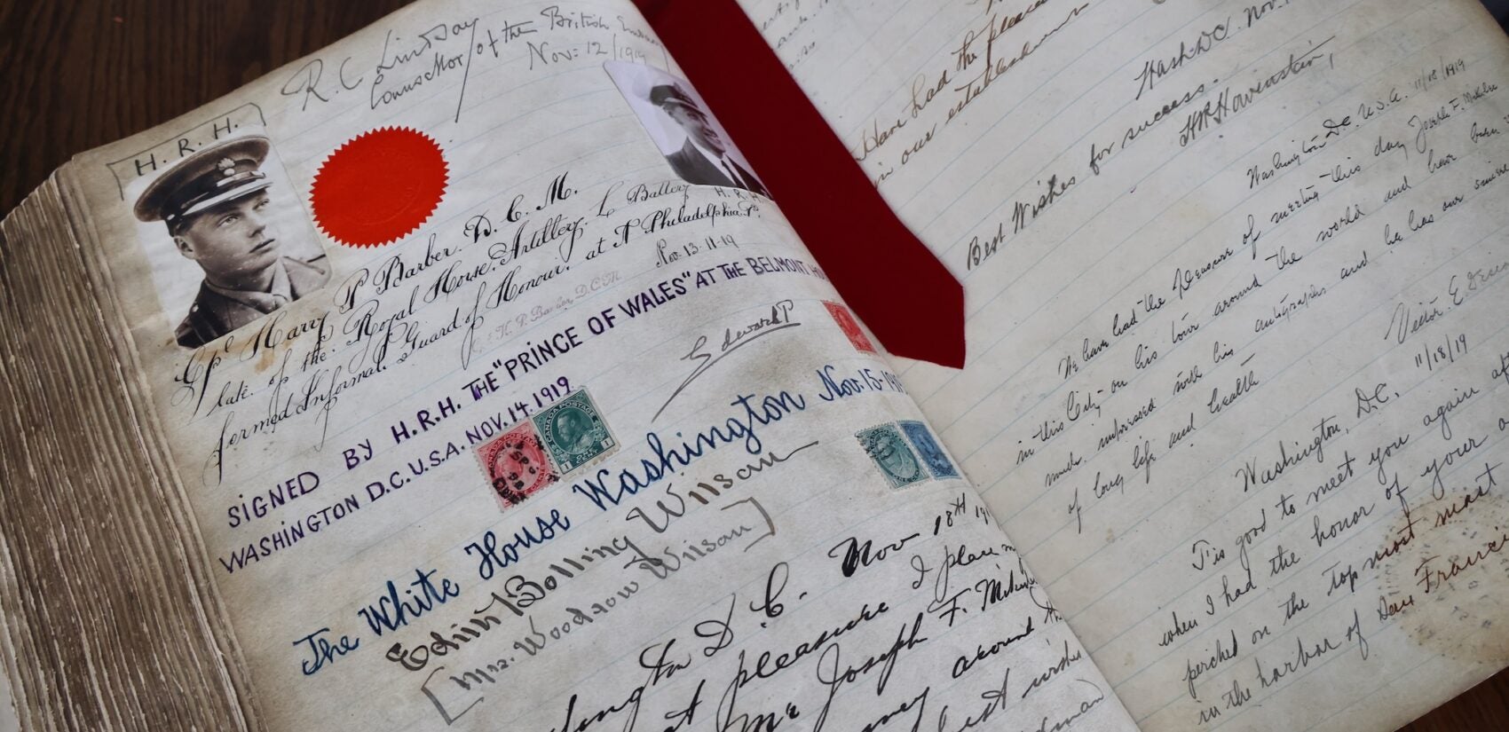2025 07 10-e lee-ardmore pa the raab collection-Joseph Mikulec autograph book prince of wales The signature of King Edward VIII in the book