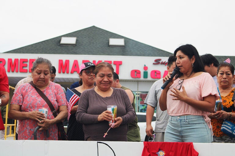 norristown-vigil-2en-071725 Denisse Agurto, executive director of Unides Para Servir speaks