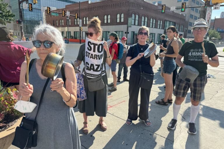 Activists bang pots outside of 30th Street Station