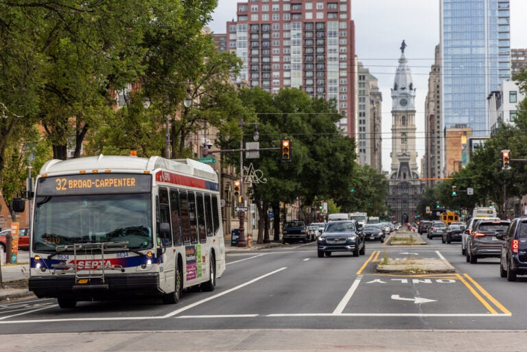 08 25 2025 k paynter SEPTA cuts reax in South Philly-2 SEPTA 32 bus at south broad street bus stop