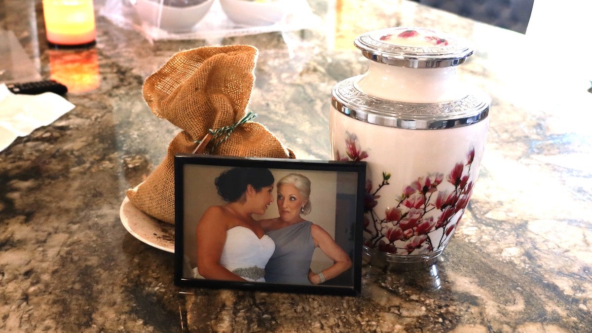 human-composting-SM-082625-02 Picture of the late Jacqueline Reis Messina and her daughter Jayme Strasburger along with Reis Messina's remains
