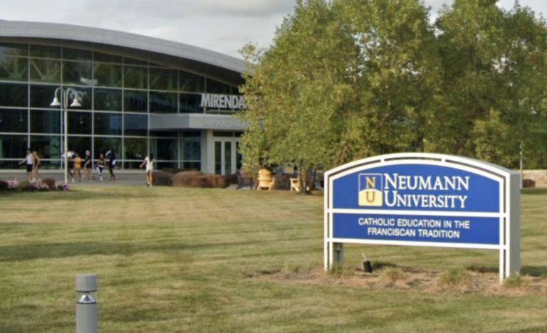 neumann-university-2025-08-12 A sign welcomes people to Neumann University campus