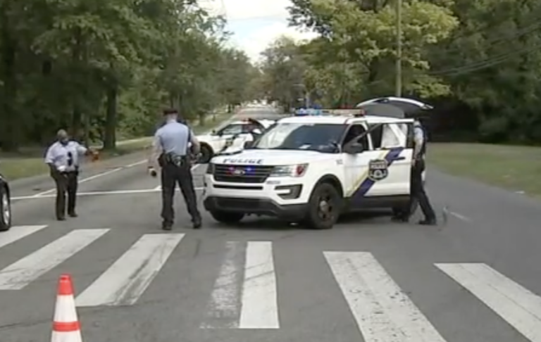 fairmount-park-crash-6abc02025-09-02 police at crash scene