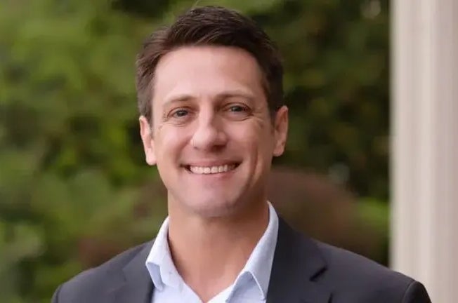 Justin Lee Smith headshot