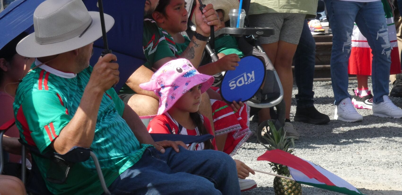 mexican-independence-day-festival-2025-09-14-10 a child looks on at the Mexican Independence Day Festival