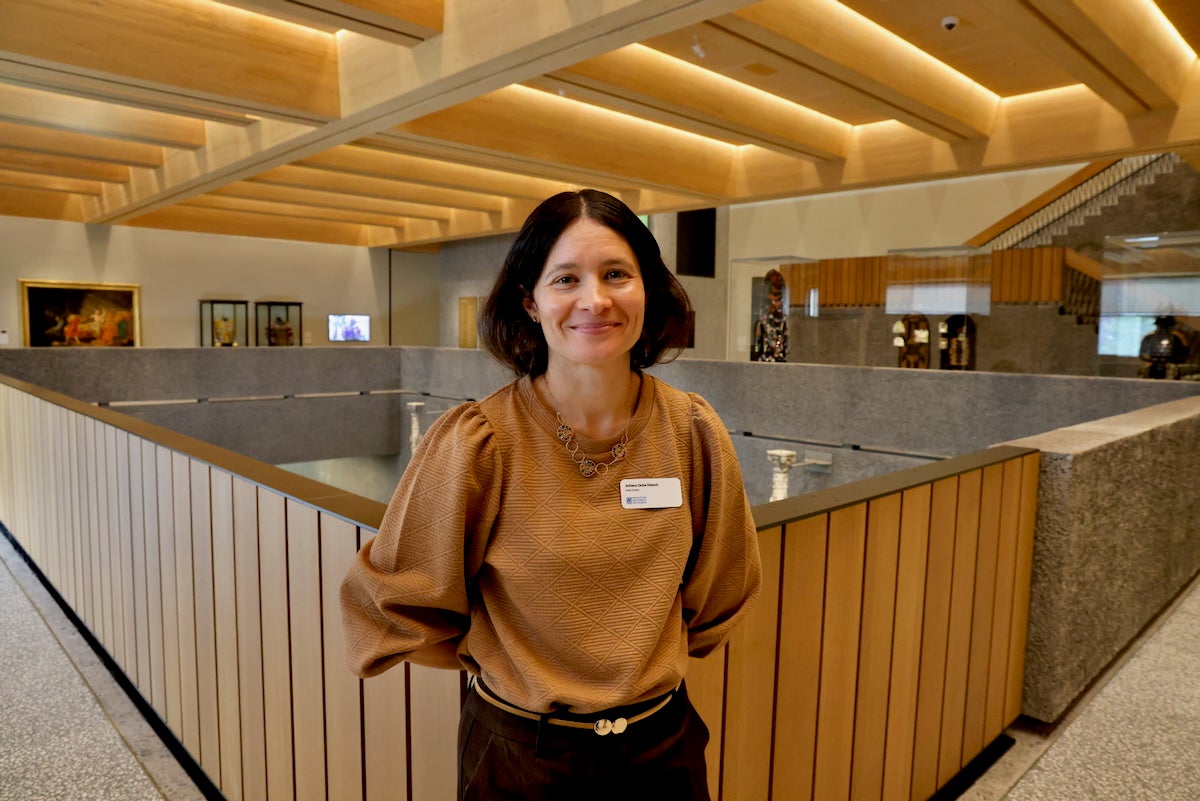 2025 10 17-e lee-juliana ochs dweck-princeton nj university art museum-curator Juliana Ochs Dweck smiles