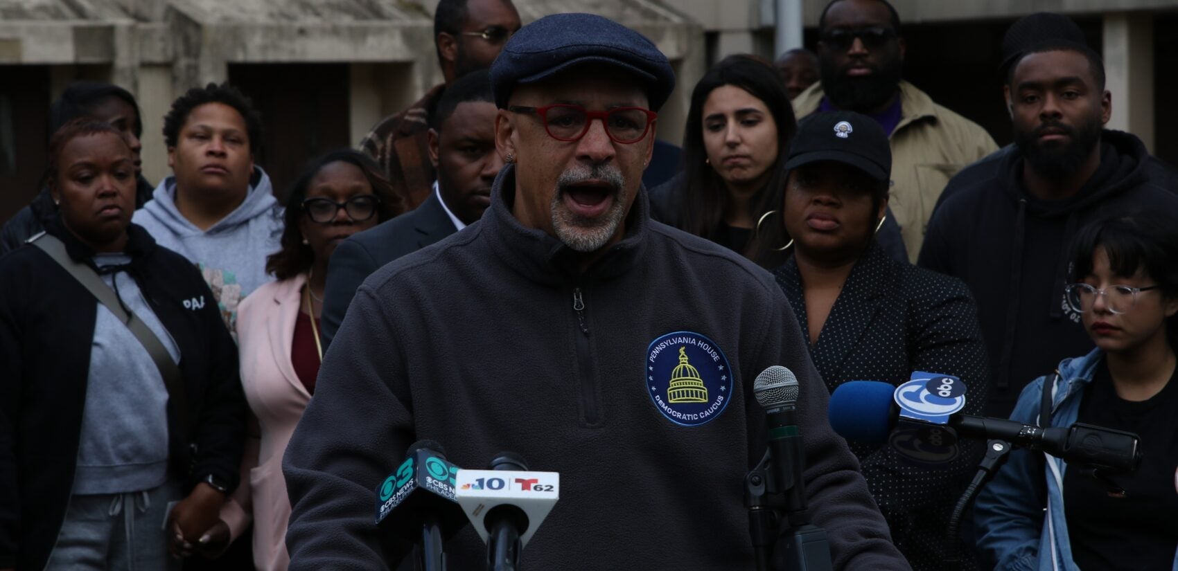 kada-scott-vigil-philadelphia-2025-10-20-cs-8 Chris Rabb speaks at the Kada Scott vigil