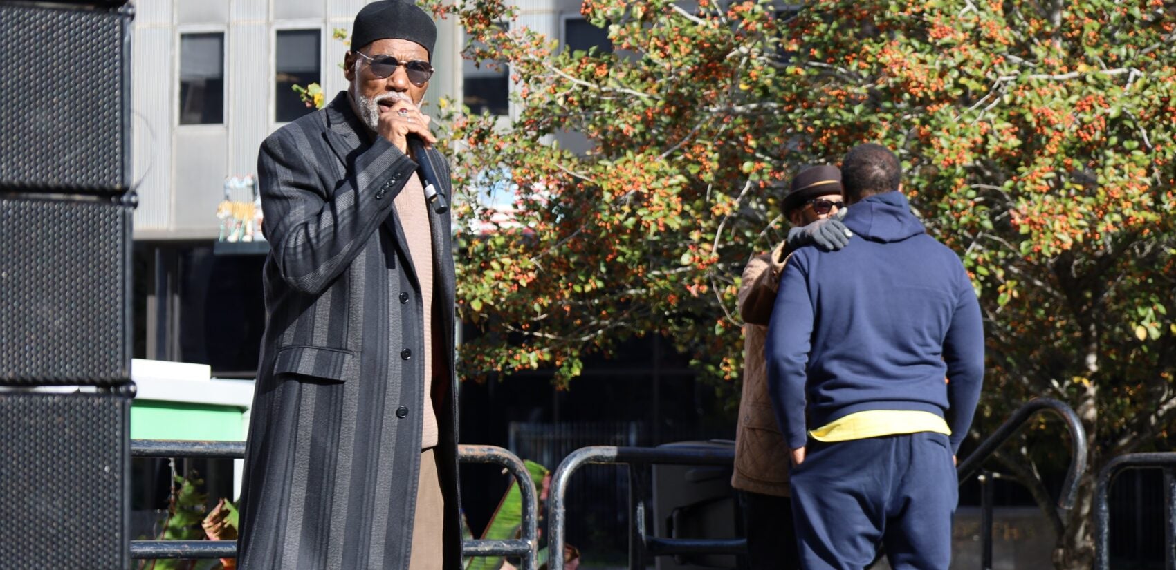 million-man-march-philadelphia-2025-10-26-2 Kenneth Salaam speaks into a mic