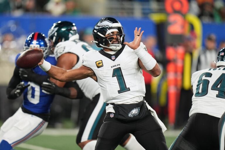 Eagles Giants Football Philadelphia Eagles' Jalen Hurts plays during the first half of an NFL football game against the New York Giants Thursday, Oct. 9, 2025, in East Rutherford, N.J. (