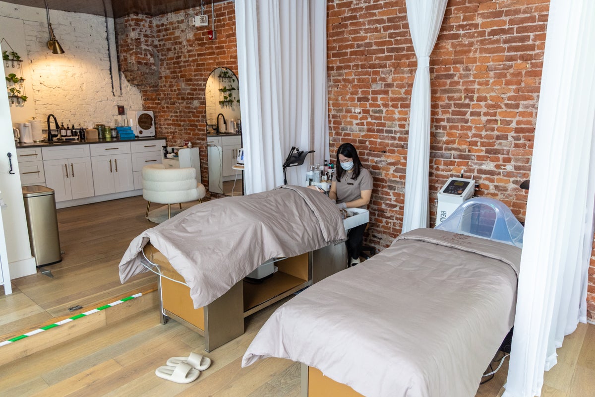 Sonia Yoon and two beds in Sarang Head Spa