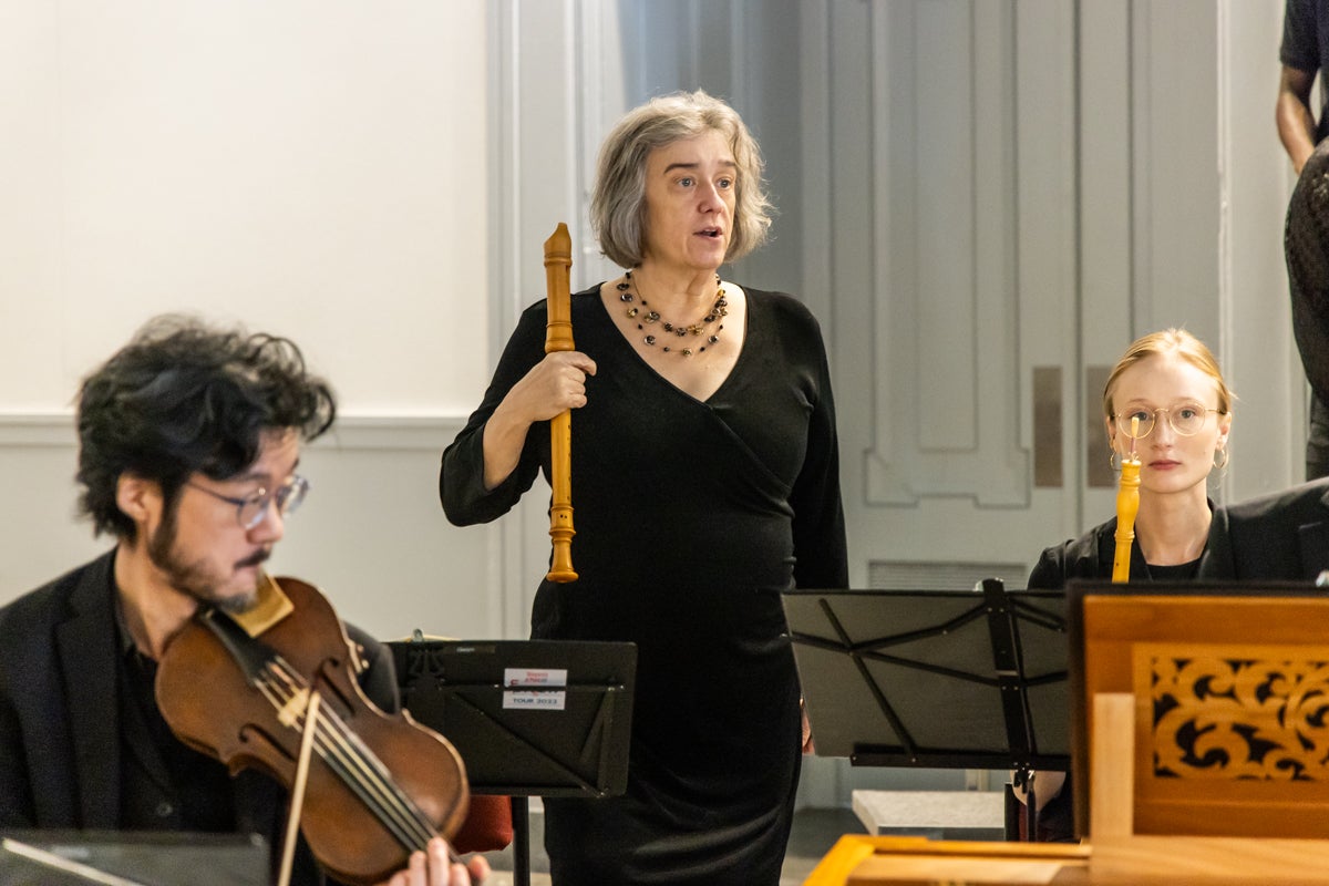 Gwyn Roberts leads rehearsal at Girard College