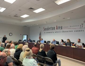 soud-en-2025-11-26-2 People at the school district meeting