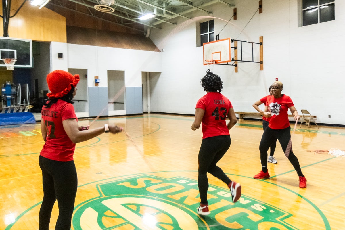 Members of Philadelphia Double Dutch club in practice