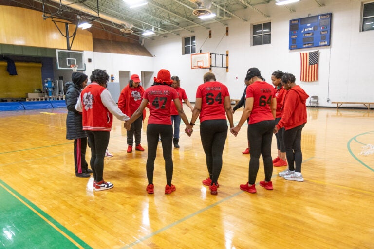 Members Philadelphia Double Dutch club praying