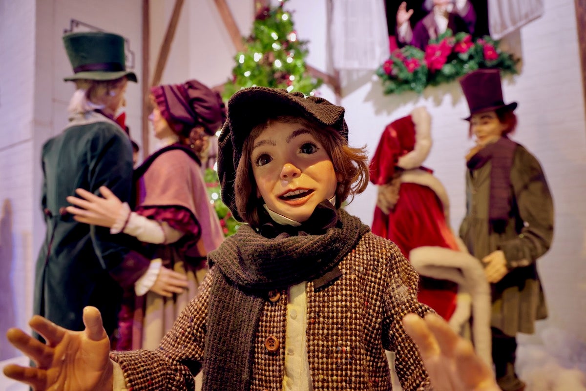 Animatronic figures at the Wanamaker Building