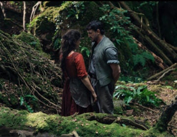 Jessie Buckley and Paul Mescal in Hamnet