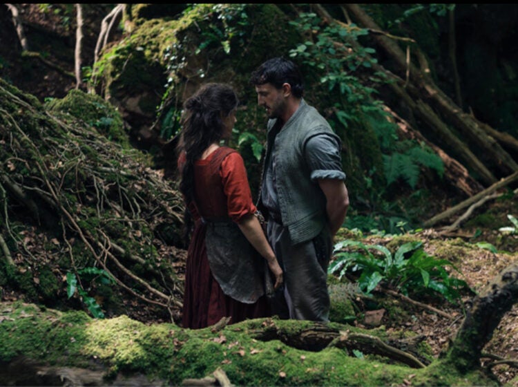 Jessie Buckley and Paul Mescal in Hamnet