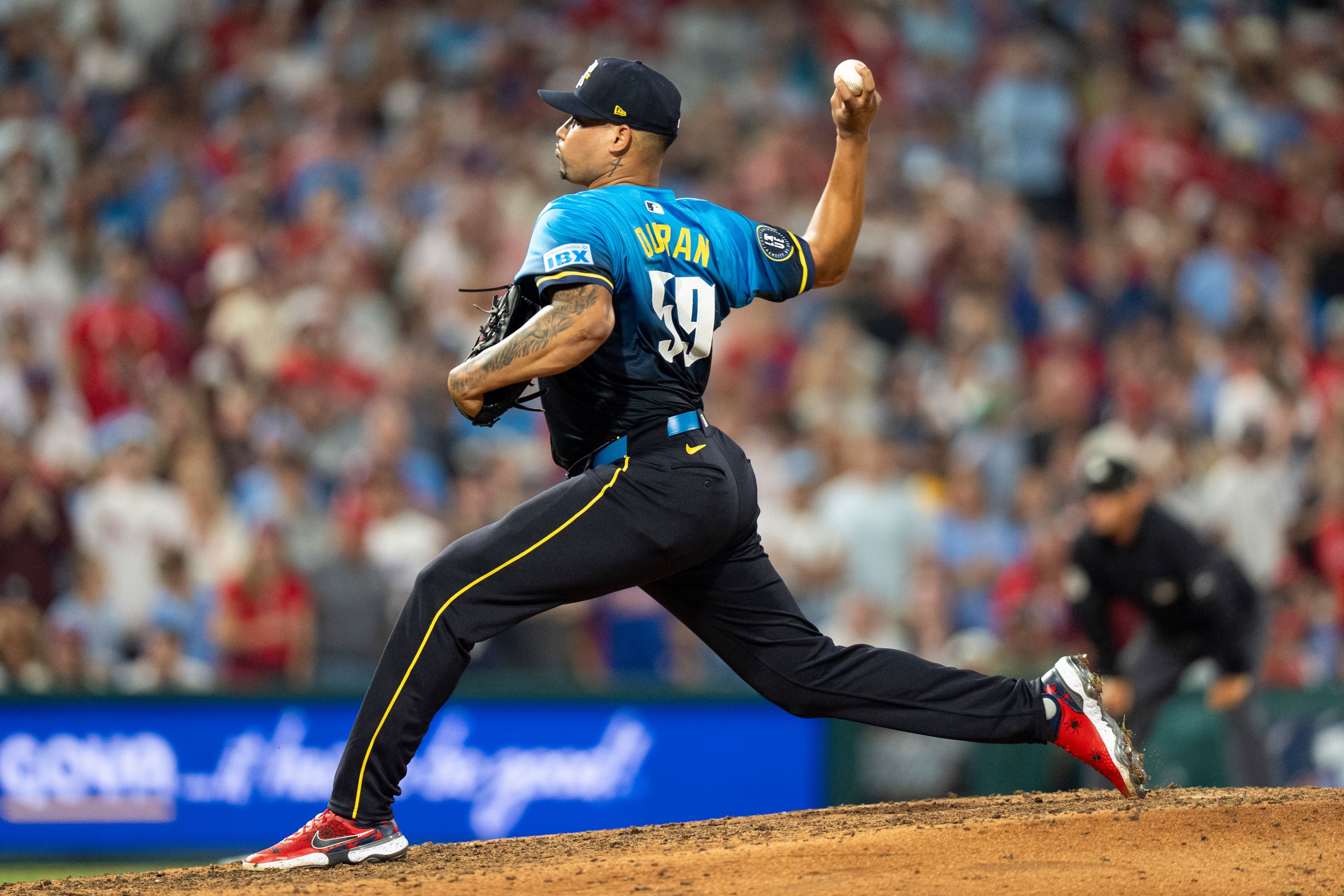 Jhoan Duran pitching