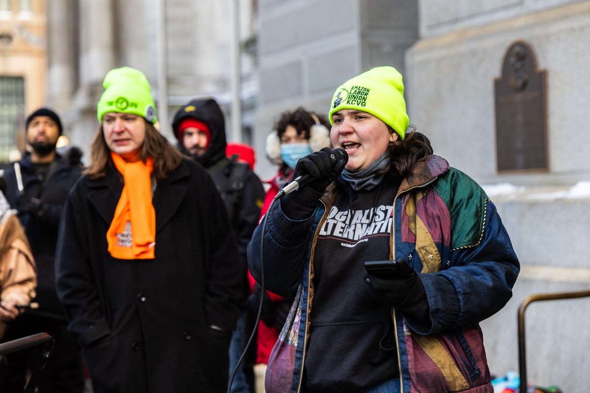 Rachel Wilder speaks to protesters