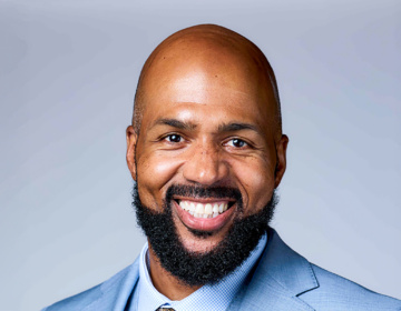 haverford-leon-smith A tightly cropped headshot of Leon Smith