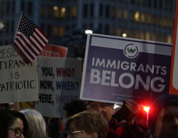 philadelphia-ice-shooting-minneapolis-protest1 People hold signs that read